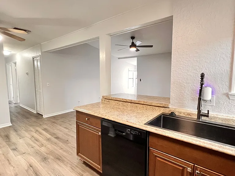 3043 Antique Oaks Cir #170 — Photo 14