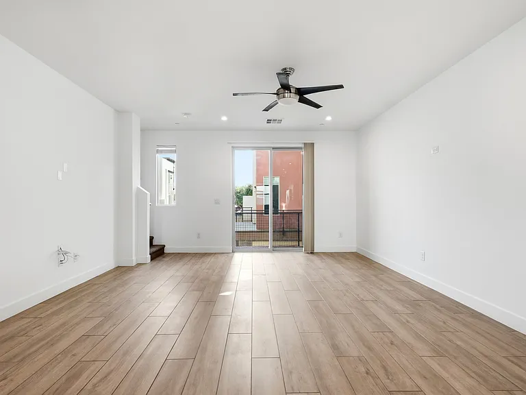 820 N 8th Ave #24 — Photo 11