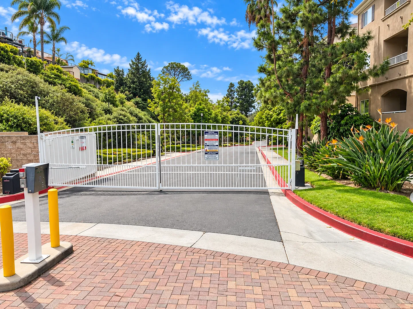 7671 Mission Gorge Rd — Photo 3