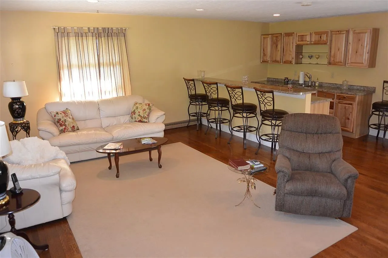 2101 Coburn Ave photo 1