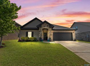 107 Grove Hill Cir, New Market, AL 35761