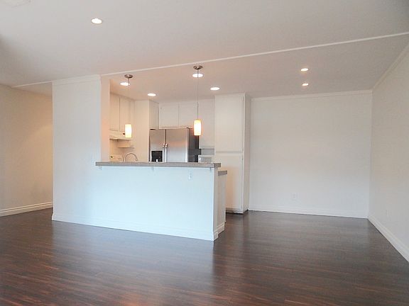 2nd image of 10325 Caminito Cuervo Unit 182