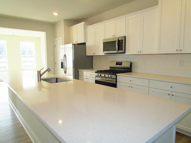 31019 Nikelle Ln — Photo 1