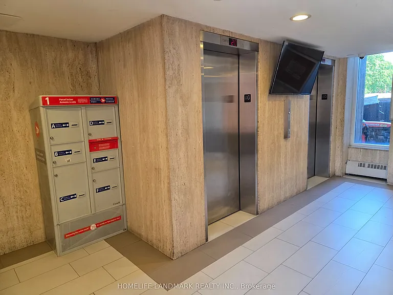 100 Leeward Glenway #301 — Photo 27