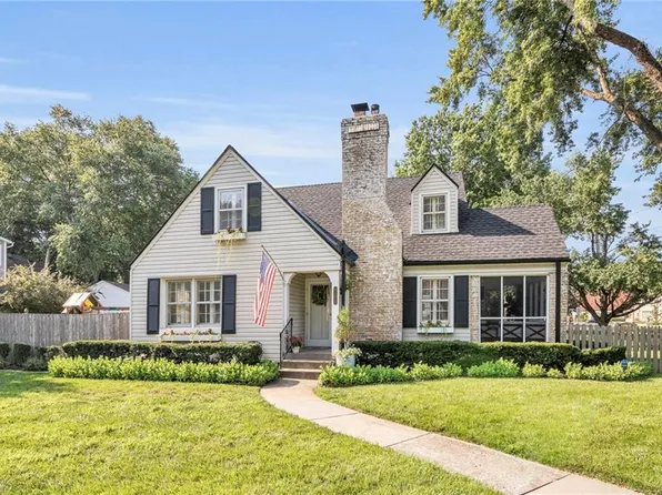5101 Mission Rd, Westwood, KS 66205