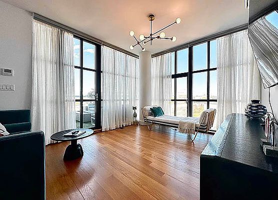 2nd image of 606 Franklin Ave #704