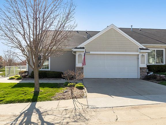 3rd image of 3602 NE Cottonwood Ln