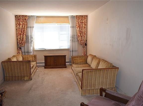 4th image of 657 E 240th St