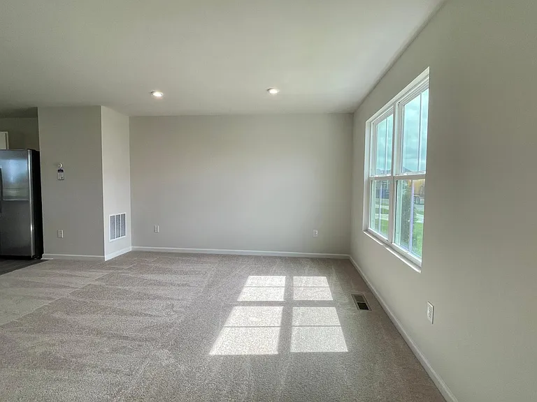 26033 Tulip Xing — Photo 28