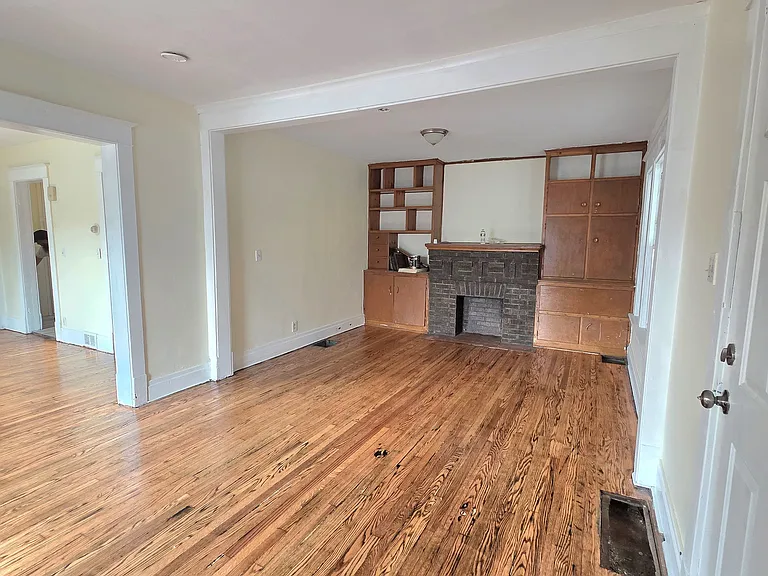 414 Lisbon Ave #1 — Photo 2