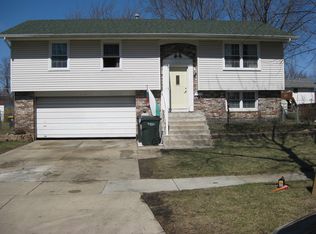817 Flowers Ave, Streamwood, IL 60107