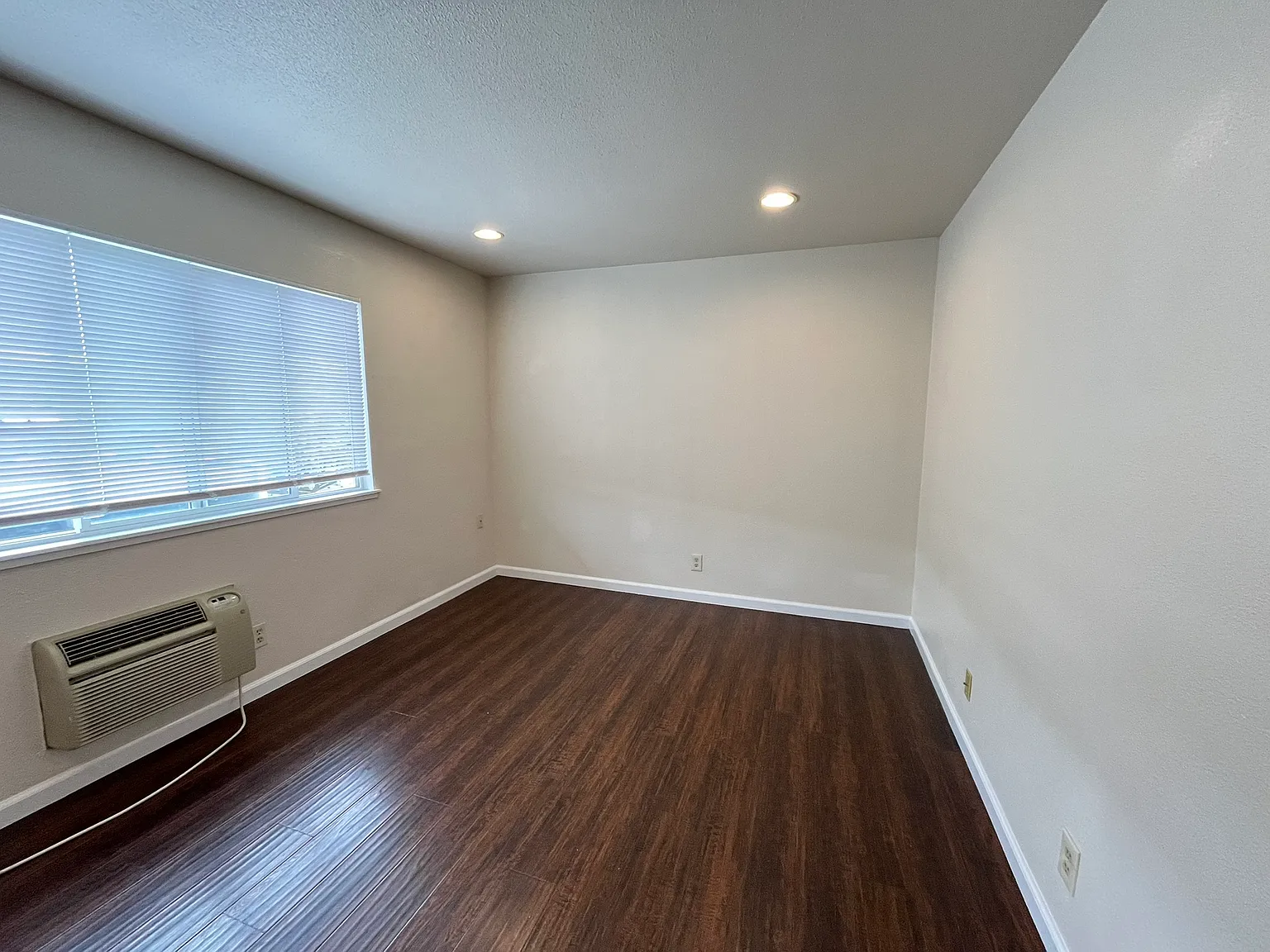 2 bed, 750 sqft, $1,850 — Photo 3