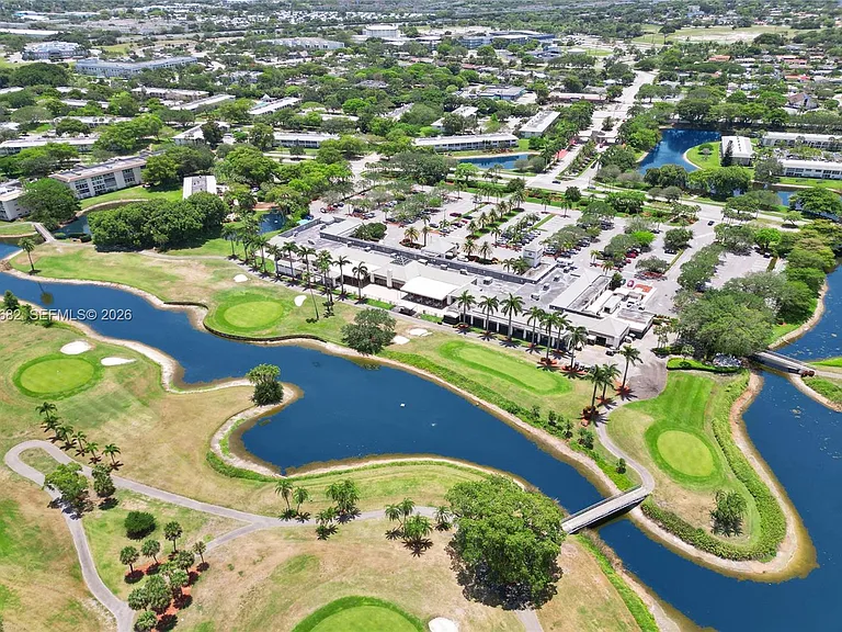 3001 Portofino Isle #K2 — Photo 69