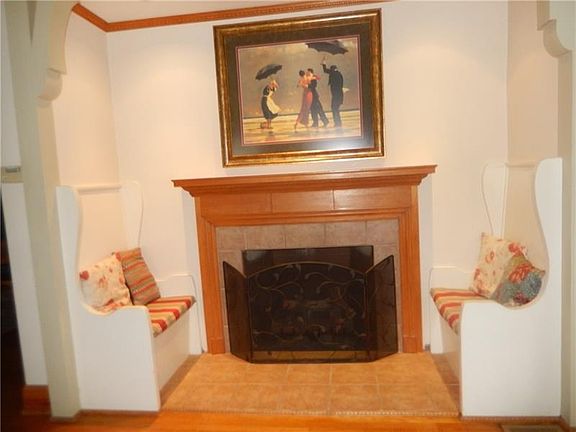 4th image of 319 Walnut Ave