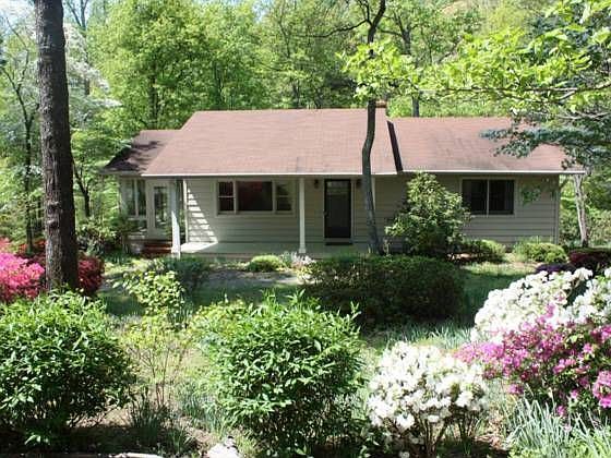 2nd image of 395 Laurel Way