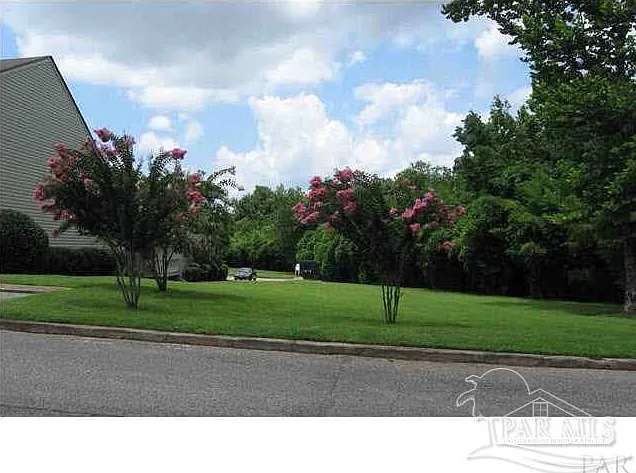 2 bed, 1.5 bath, 1032 sqft, $1,250 — Photo 3