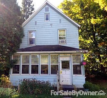19633 Dodge Street
						:
						Front of house on Dodge Street