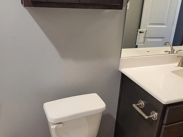 1810 Castroville Trl #B — Photo 6