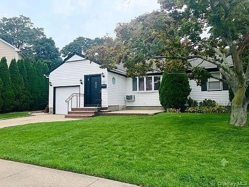 694 Blackstone Ave — Photo 10
