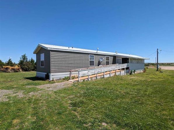 561 Chase St, Enders, NE 69027