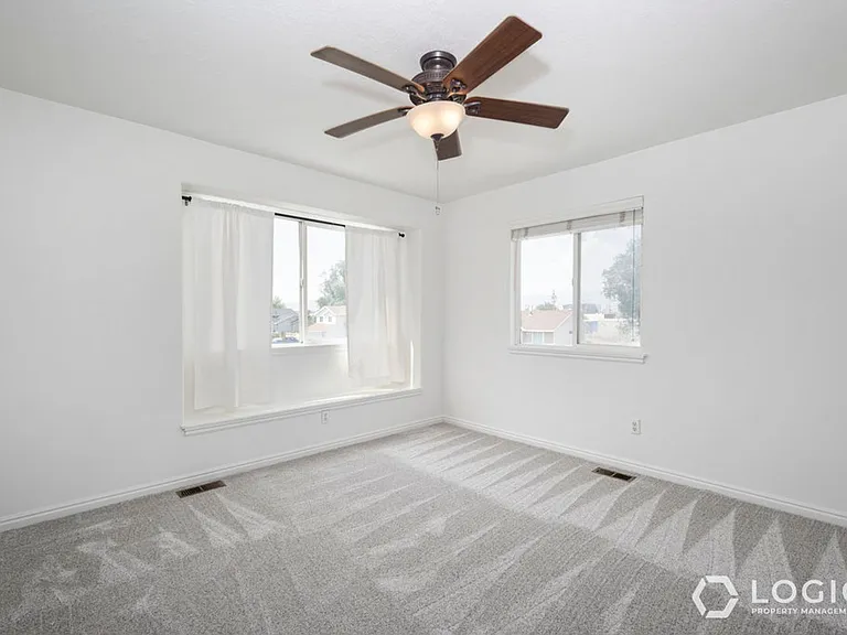 166 E Rawlins Ln — Photo 13