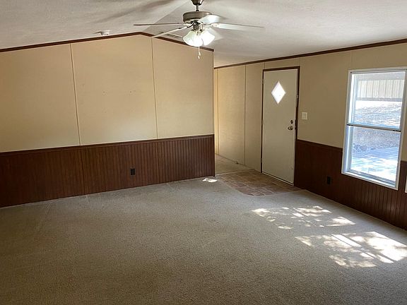 4th image of 106 Leaning Oaks Cir