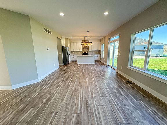 4th image of 2465 McClellan Blvd
