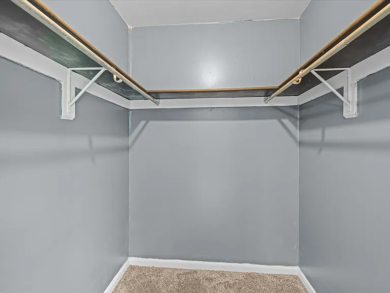 5021 Clairmont Ct — Photo 10