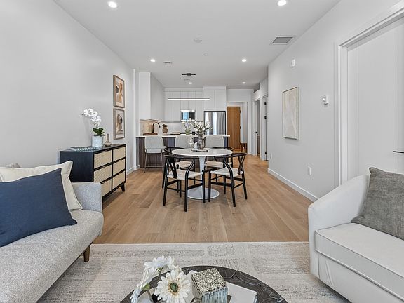 5th image of 1395 Washington St #5R