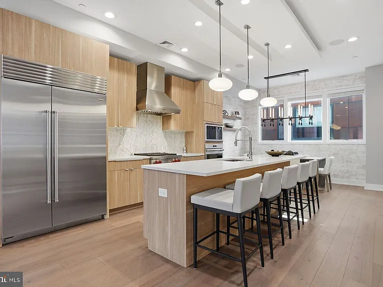 611 N Galloway St — Photo 11