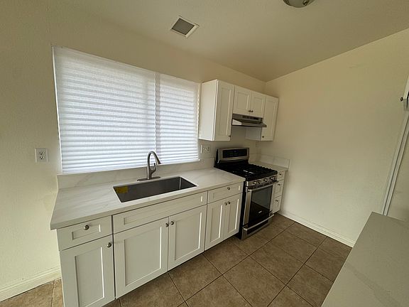 3rd image of 13774 Karenlynn Dr