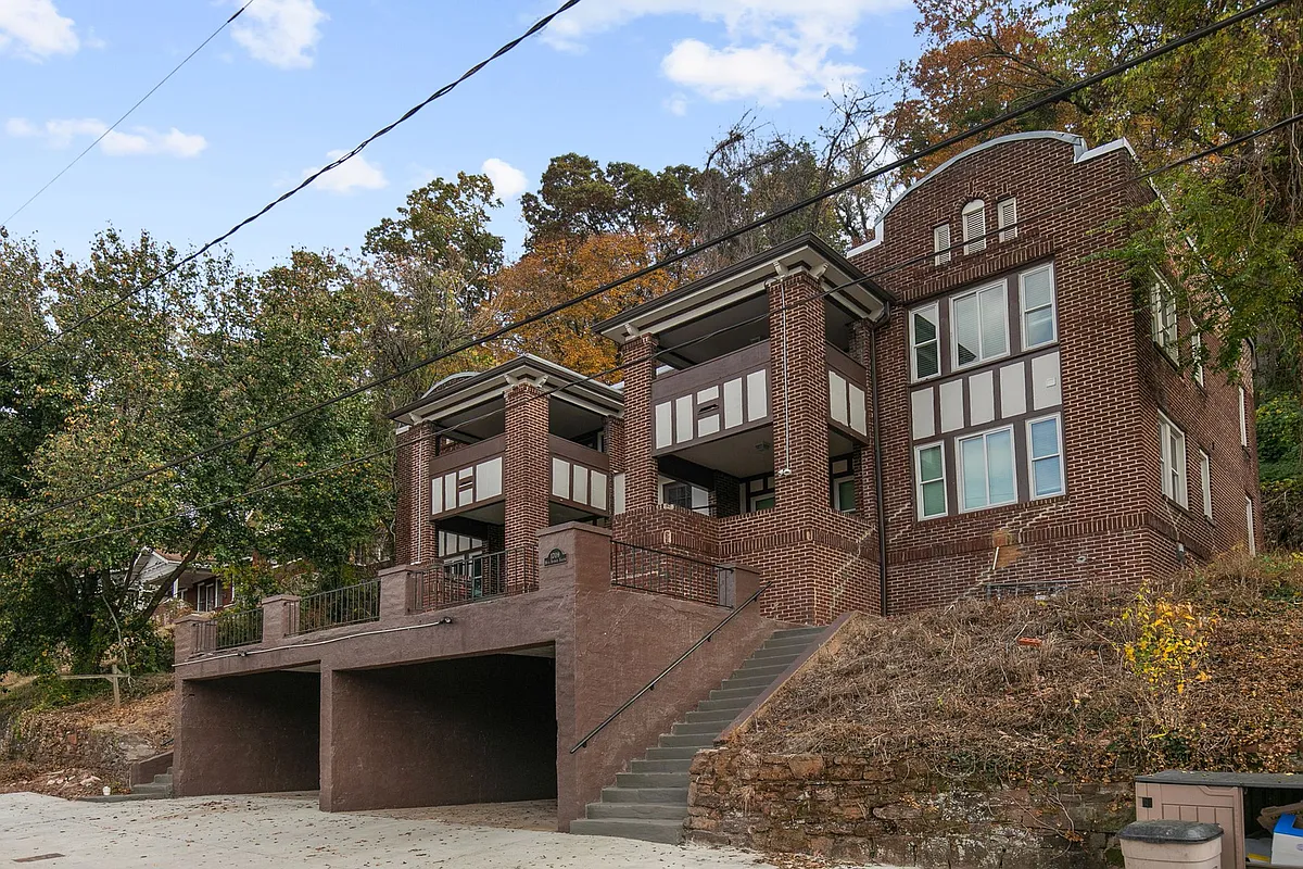 Building Photo - 1709 16th Ave S