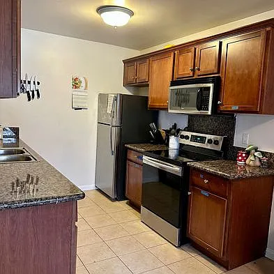255 S 2nd St S #19 — Photo 3