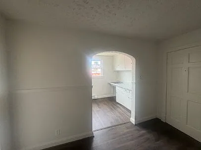 1 bed, 1.0 bath, 900 sqft, $1,050 — Photo 4