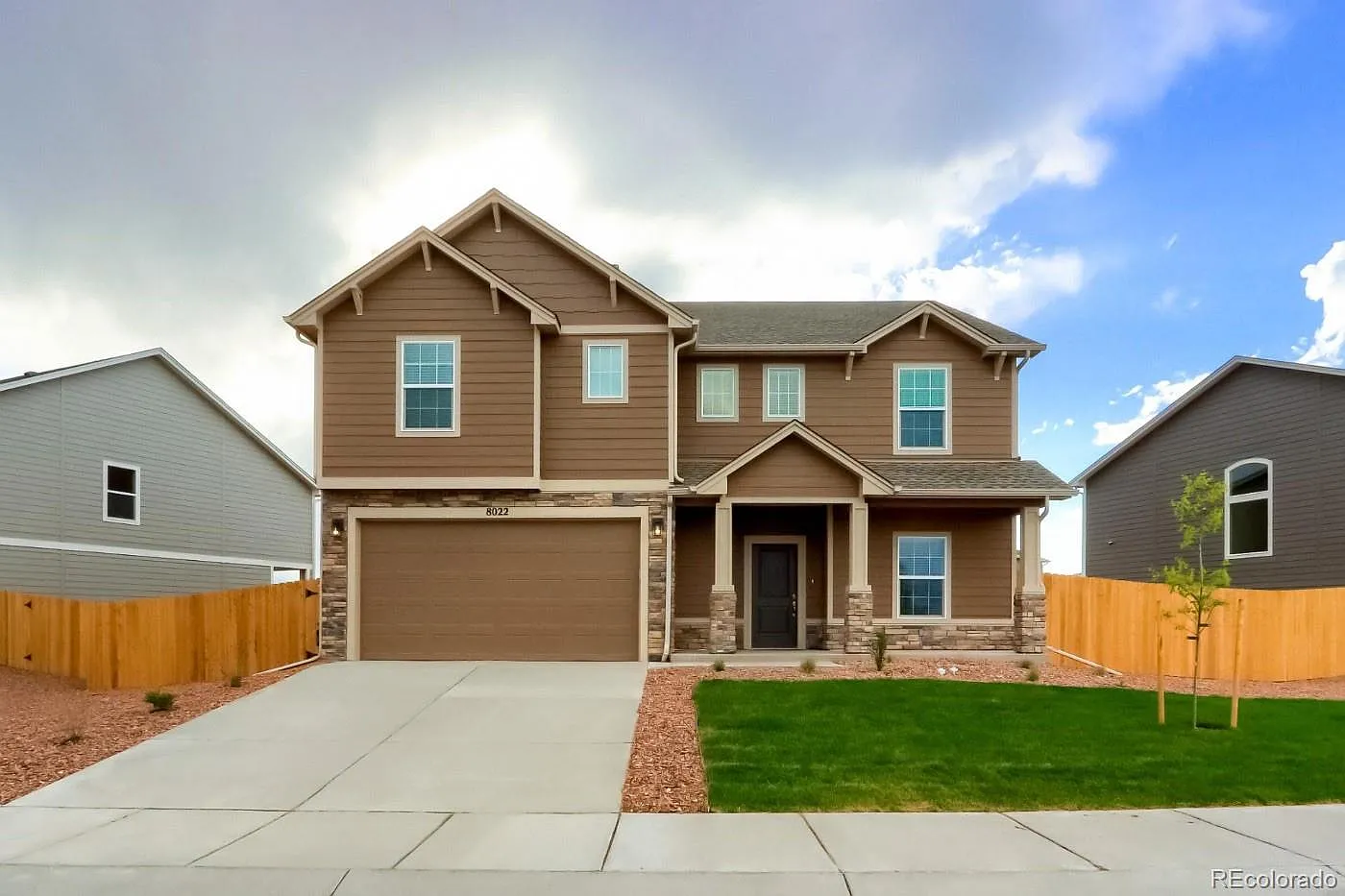 4 bed, 2.5 bath, 2782 sqft, $2,800 — Photo 1