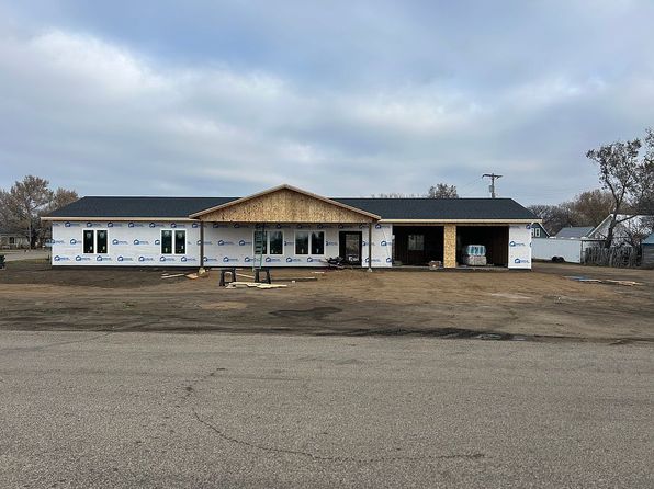 202 3rd Ave W