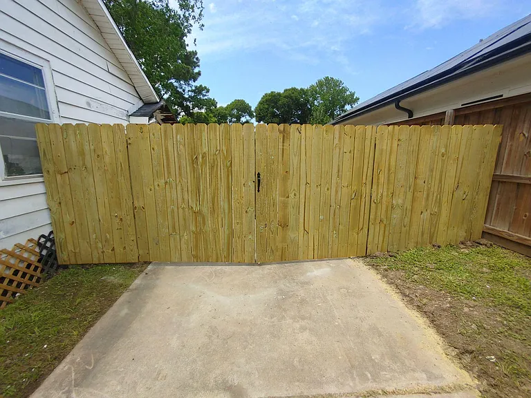 2404 Avenue E — Photo 8