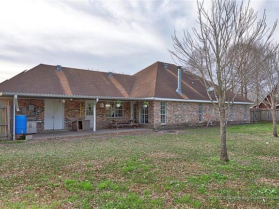 3rd image of 7101 Windmill Ln