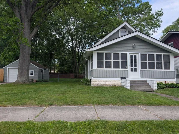 1626 Connecticut Ave, Marysville, MI 48040