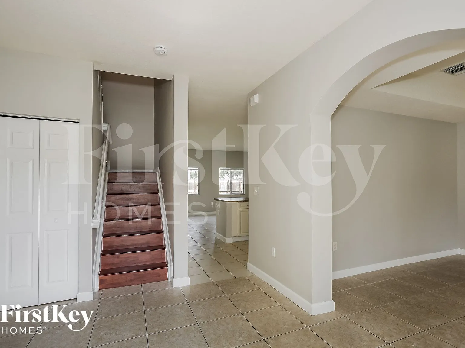 3 bed, 3.0 bath, 2689 sqft, $3,795 — Photo 3