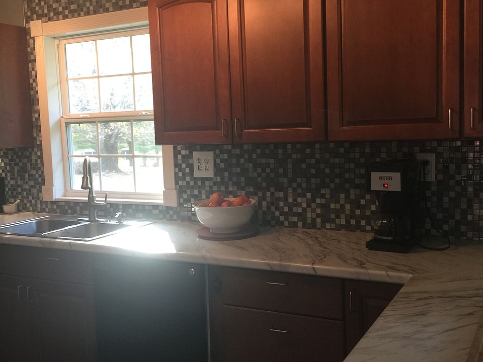1st image of 3175 Holden Dr NE