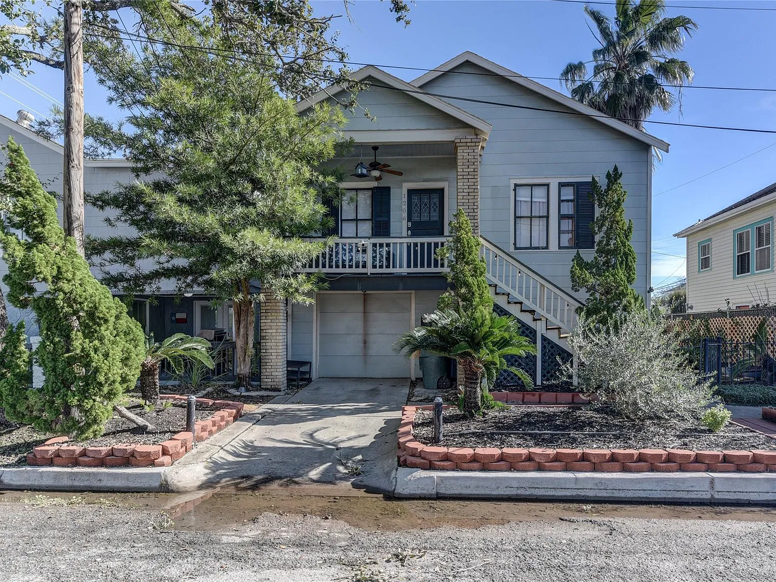 2 bed, 1.0 bath, 960 sqft, $1,425 — Photo 1