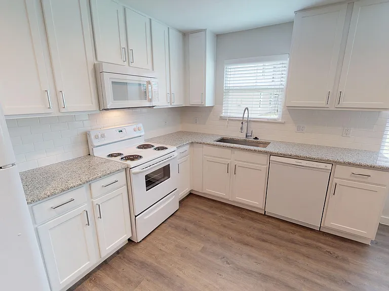 Treemont Apartments — Photo 49