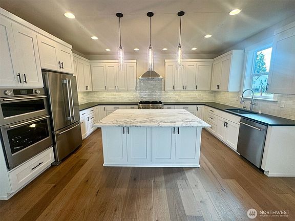 4th image of 9207 NE 175th Street #B