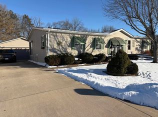 8535 Springwood Ct, Roscoe, IL 61073