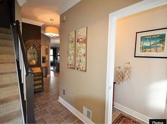 1st floor Foyer
