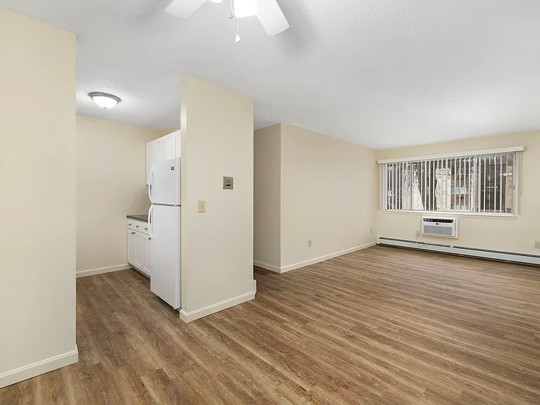 East Bay Apartments — Photo 19