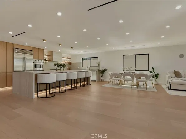 23409 Friar St, Woodland Hills, CA 91367