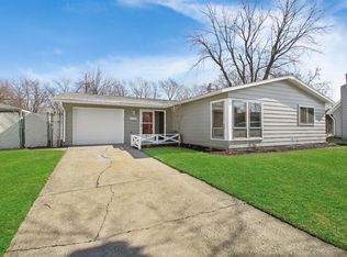 6735 Van Buren Ct, Merrillville, IN 46410