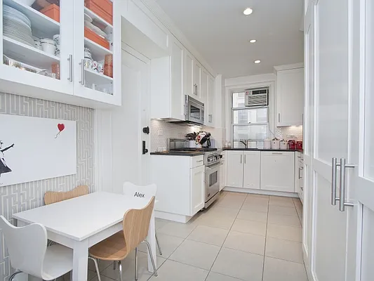 Sold by Sotheby's International Realty | media 17